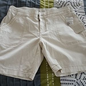 Shorts denver hayes